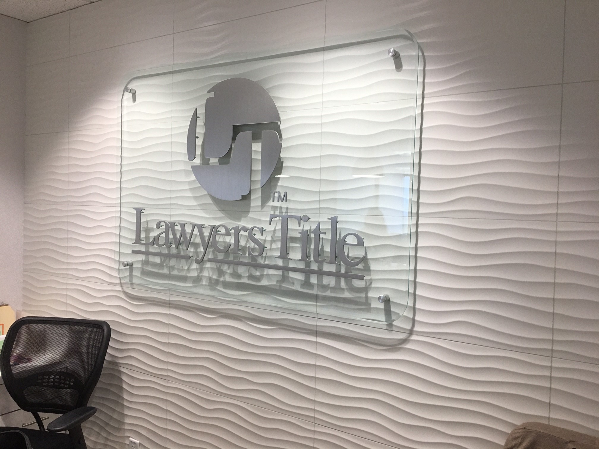 Acrylic Plate Aluminum Logo Sign